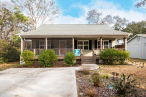 The Little Coconut by Oak Island Accommodations